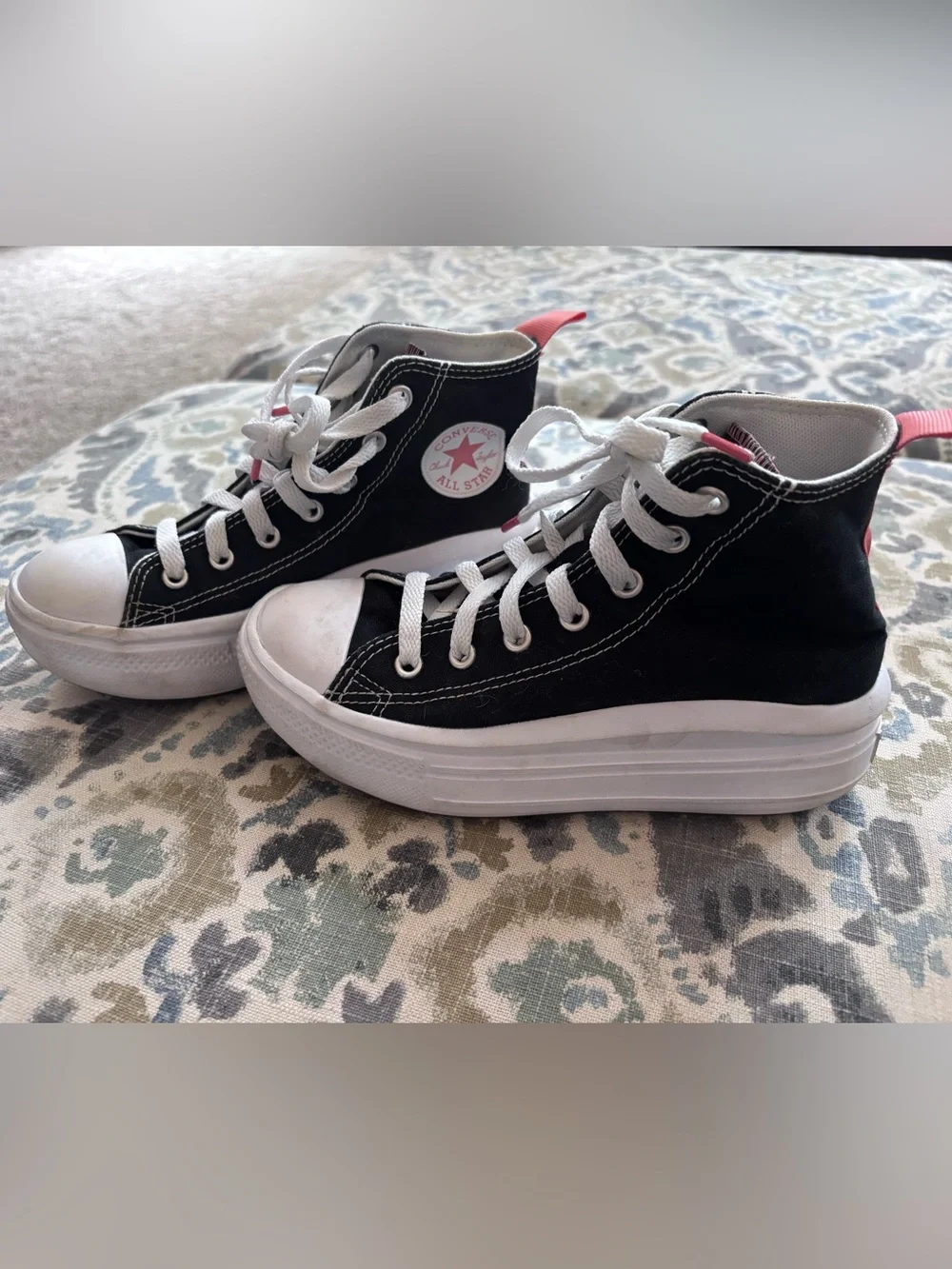 Converse Kids Black High-Top platform Sneakers with Pink Heel Tab